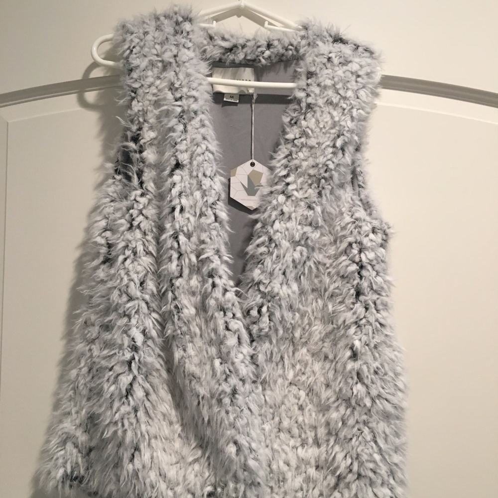 NWT Paper Crane women’s fuzzy vest